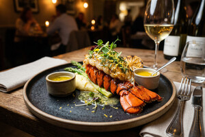 Restaurant inside showcase 3